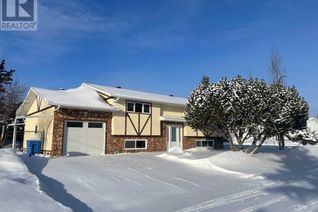 Detached House for Sale, 10620 106 Str. Street, Fairview, AB