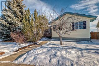 Bungalow for Sale, 206 Strathaven Bay, Strathmore, AB