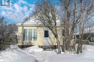 Bungalow for Sale, 222 First Ave, Geraldton, ON