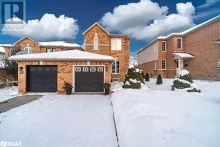 Freehold Townhouse for Sale, 59 Hawthorne Crescent, Barrie, ON