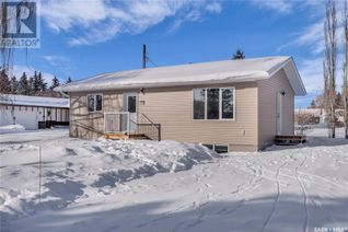 Property for Sale, 5001 Neufeld Avenue, Waldheim, SK