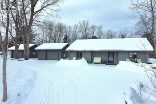 Bungalow for Sale, 6179 North Shore Road, South Frontenac (Frontenac South), ON