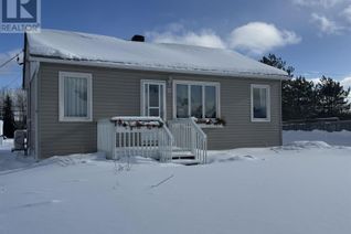 Bungalow for Sale, 21 Heron Dr, Manitouwadge, ON