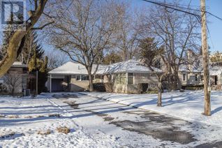 Bungalow for Sale, 10 Campbell Crescent, Toronto (Bridle Path-Sunnybrook-York Mills), ON