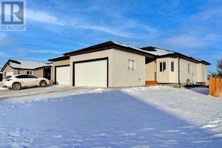 Duplex for Sale, 44 Harvest Square, Claresholm, AB