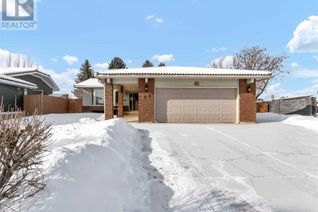 Detached House for Sale, 32 Ross Heights Court Se, Medicine Hat, AB