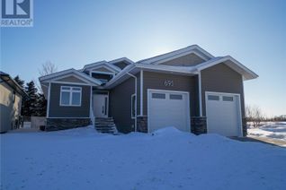 Bungalow for Sale, 695 32nd Street W, Prince Albert, SK