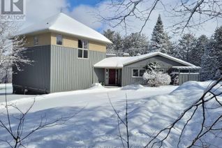 Detached House for Sale, 8444 21/22 Nottawasaga Side Road, Clearview, ON