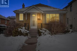 Detached House for Sale, 26 Edgecroft Road, Toronto (Stonegate-Queensway), ON