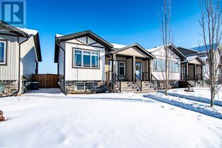 Freehold Townhouse for Sale, 366 Spruce Street, Rural Red Deer County, AB