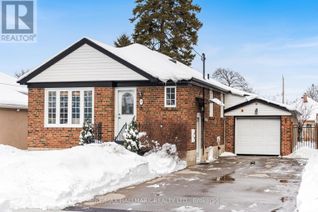 Detached House for Sale, 29 Chartwell Road, Toronto (Stonegate-Queensway), ON