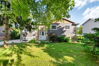 Bungalow for Sale, 8033 Willsie Line, Lambton Shores (Port Franks), ON