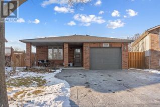 Backsplit for Sale, 1828 Vicky Circle, Windsor, ON