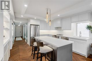 Property for Sale, 71 Simcoe Street #2201, Toronto, ON