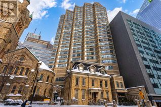 Condo Apartment for Sale, 71 Simcoe Street #2201, Toronto (Bay Street Corridor), ON