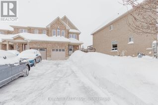 Freehold Townhouse for Sale, 12 Lancaster Court, Barrie (Innis-Shore), ON