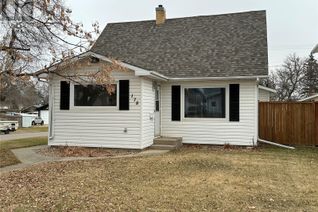 Detached House for Sale, 178 Duffield Street W, Moose Jaw, SK