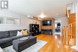 Semi-Detached House for Sale, 18 Estoril Terrace, Toronto, ON