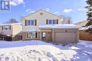 House for Sale, 113 Lowe Boulevard, Newmarket (Huron Heights-Leslie Valley), ON