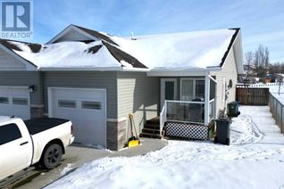 Freehold Townhouse for Sale, 5509 52 Avenueclose, Innisfail, AB