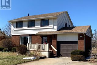 Detached House for Sale, 534 Rosedale Avenue, Sarnia, ON