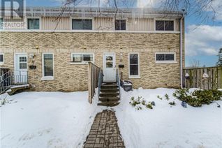 Condo Townhouse for Sale, 35 Breckenridge Drive Unit# 23, Kitchener, ON