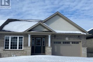 Semi-Detached House for Sale, 135 Lossing Drive N, Norwich, ON