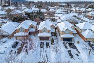 Property for Sale, 6 Tamarack Court, Grimsby, ON