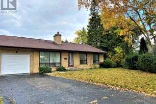 Bungalow for Rent, 7 Terrington Court, Toronto (Banbury-Don Mills), ON