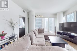 Condo Apartment for Sale, 8 The Esplanade Street #1802, Toronto (Waterfront Communities), ON