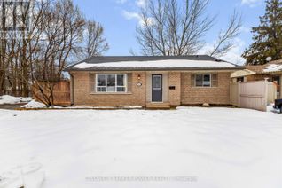 Backsplit for Sale, 28 Seaforth Court, London, ON