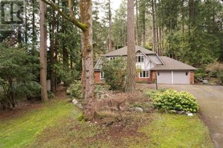 Detached House for Sale, 4650 Amblewood Dr, Saanich, BC