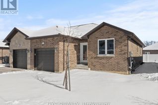 Semi-Detached House for Sale, 2540 Pillette Road, Windsor, ON