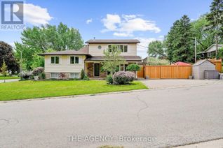 Backsplit for Sale, 2 Green Meadow Way, Hamilton (Dundas), ON