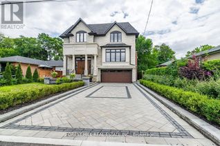 Detached House for Sale, 5 Charlemagne Drive, Toronto (Willowdale East), ON