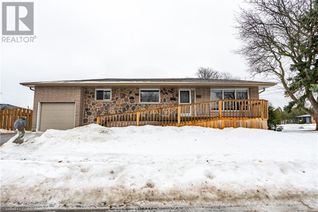 Bungalow for Sale, 16 Gatineau Drive, Hamilton, ON