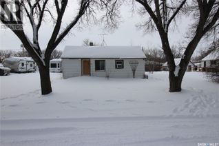 Bungalow for Sale, 663 3rd Street W, Shaunavon, SK