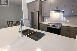 Condo Townhouse for Rent, 21 Honeycrisp Crescent #29, Vaughan (Vaughan Corporate Centre), ON