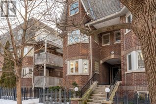 Condo Townhouse for Sale, 32 A Massey Street E, Toronto (Niagara), ON