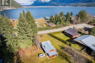 Cottage for Sale, 11845 31 Highway, Kaslo, BC