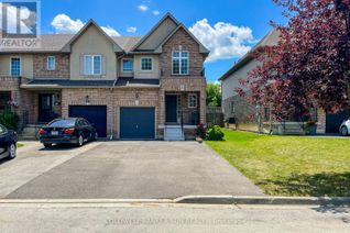 Freehold Townhouse for Sale, 112 Meadow Wood Crescent, Hamilton (Stoney Creek Mountain), ON