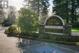 Townhouse for Sale, 909 Carolwood Dr #28, Saanich, BC