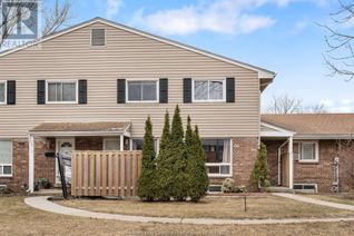 Freehold Townhouse for Sale, 2911 Meadowbrook Lane, Windsor, ON