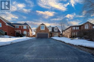 Detached House for Sale, 18 Falcon Court, Cambridge, ON