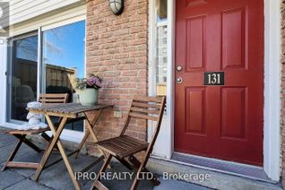 Townhouse for Sale, 131 Milestone Crescent, Aurora (Aurora Village), ON