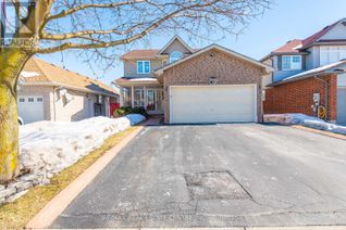 Detached House for Sale, 11 Country Club Drive, Cambridge, ON