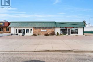 Property, 731 2 Street W, Brooks, AB