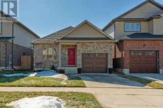 Detached House for Sale, 16 Queensway Drive, Strathroy Caradoc (SE), ON