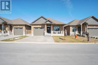 Detached House for Sale, 159 Collins Way, Strathroy Caradoc (SE), ON