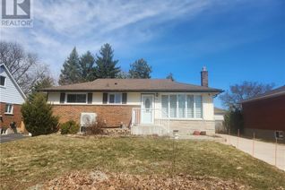 Detached House for Rent, 29 Collier Crescent, Hamilton, ON